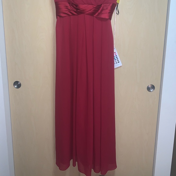 Red wine Dress - Picture 2 of 2